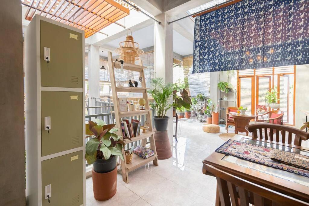 Teras Sabin Hotel Ngabean Bagian luar foto